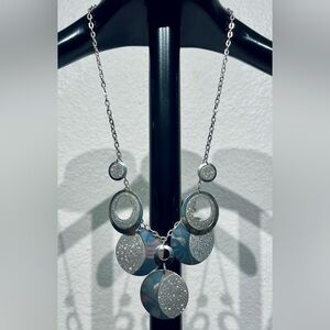 Vintage silver-toned statement necklace with circular pendants & glitter details